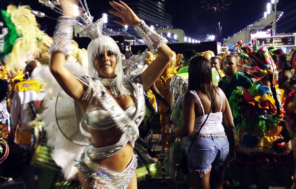 Pharrell Williams - Happy - Carnival in Rio de Janeiro