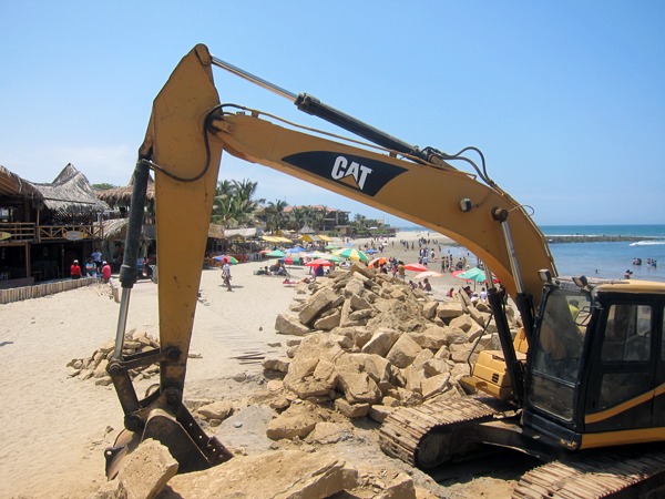 Mancora Peru - Beach Construction