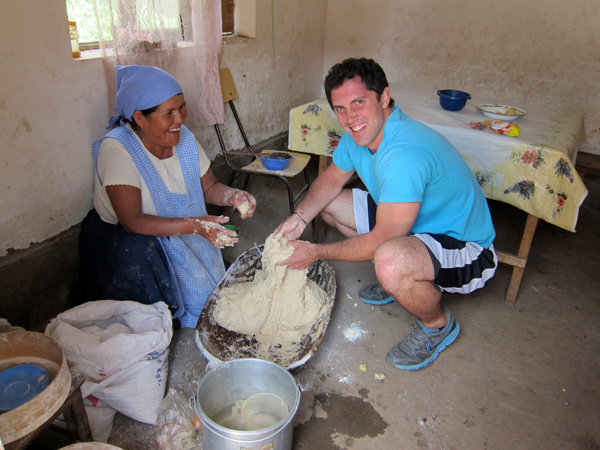 Making bread with Dona Justina in Morado K'asa