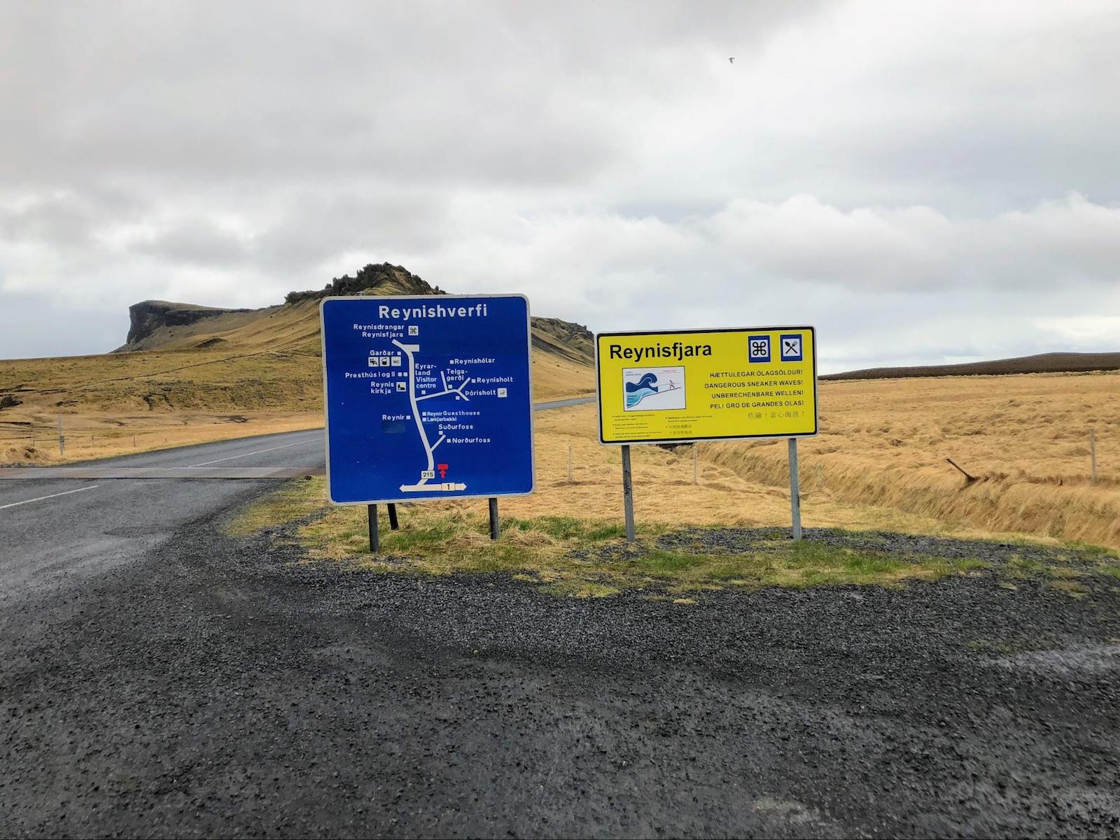 renting a car in iceland 7 road sign maps